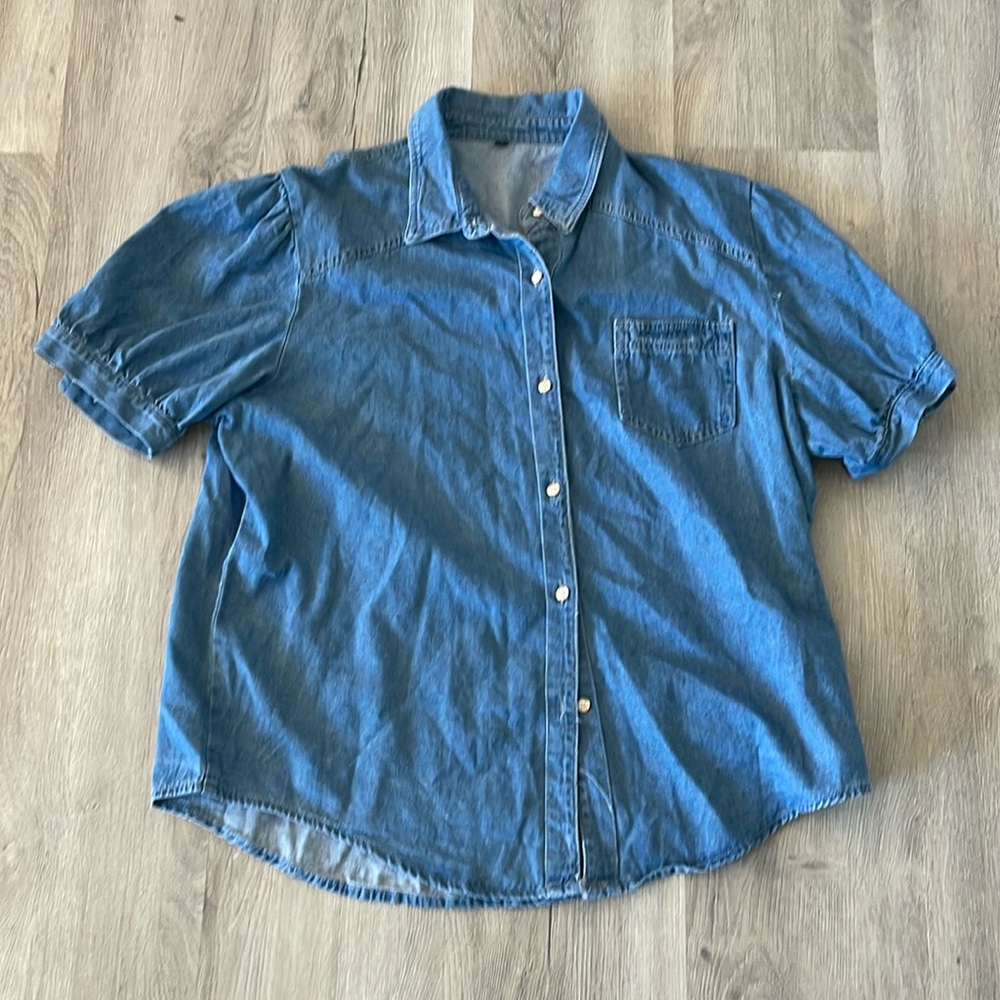 Short sleeve top